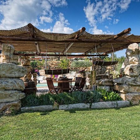 צ'רבטרי Il Giardino Dei Flintstones B&B מראה חיצוני תמונה