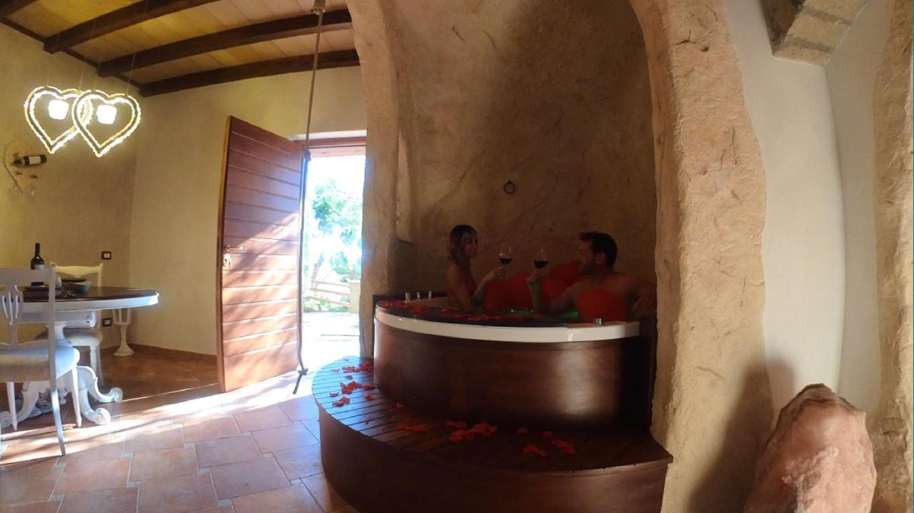 צ'רבטרי Il Giardino Dei Flintstones B&B מראה חיצוני תמונה
