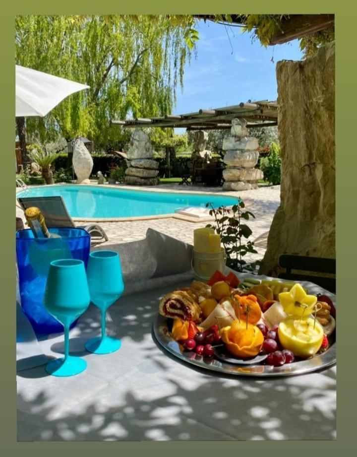 צ'רבטרי Il Giardino Dei Flintstones B&B מראה חיצוני תמונה