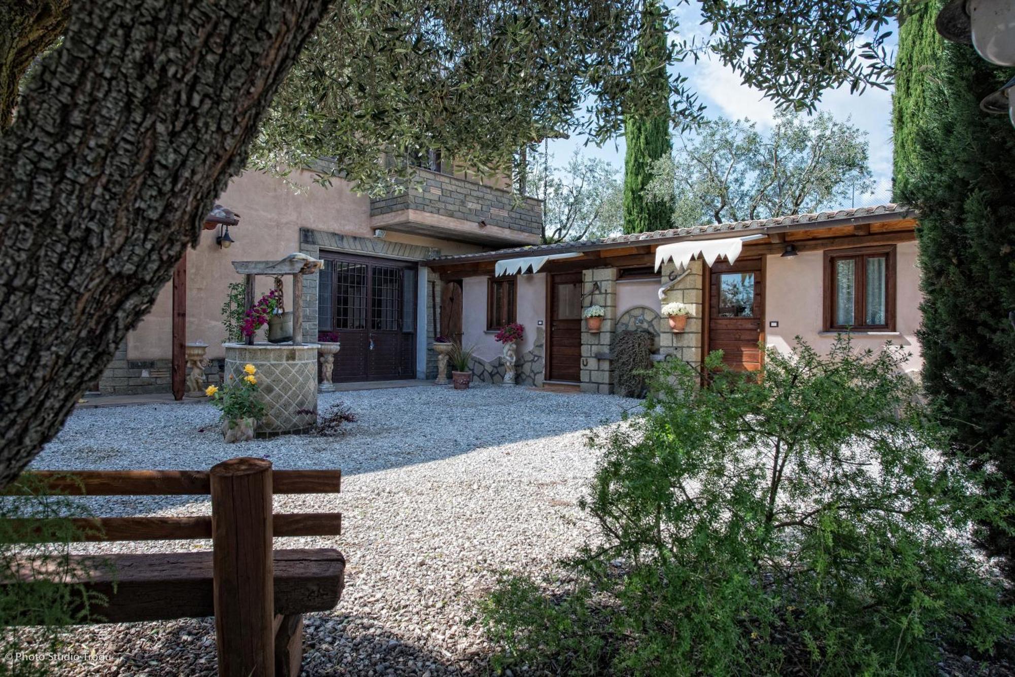 צ'רבטרי Il Giardino Dei Flintstones B&B מראה חיצוני תמונה