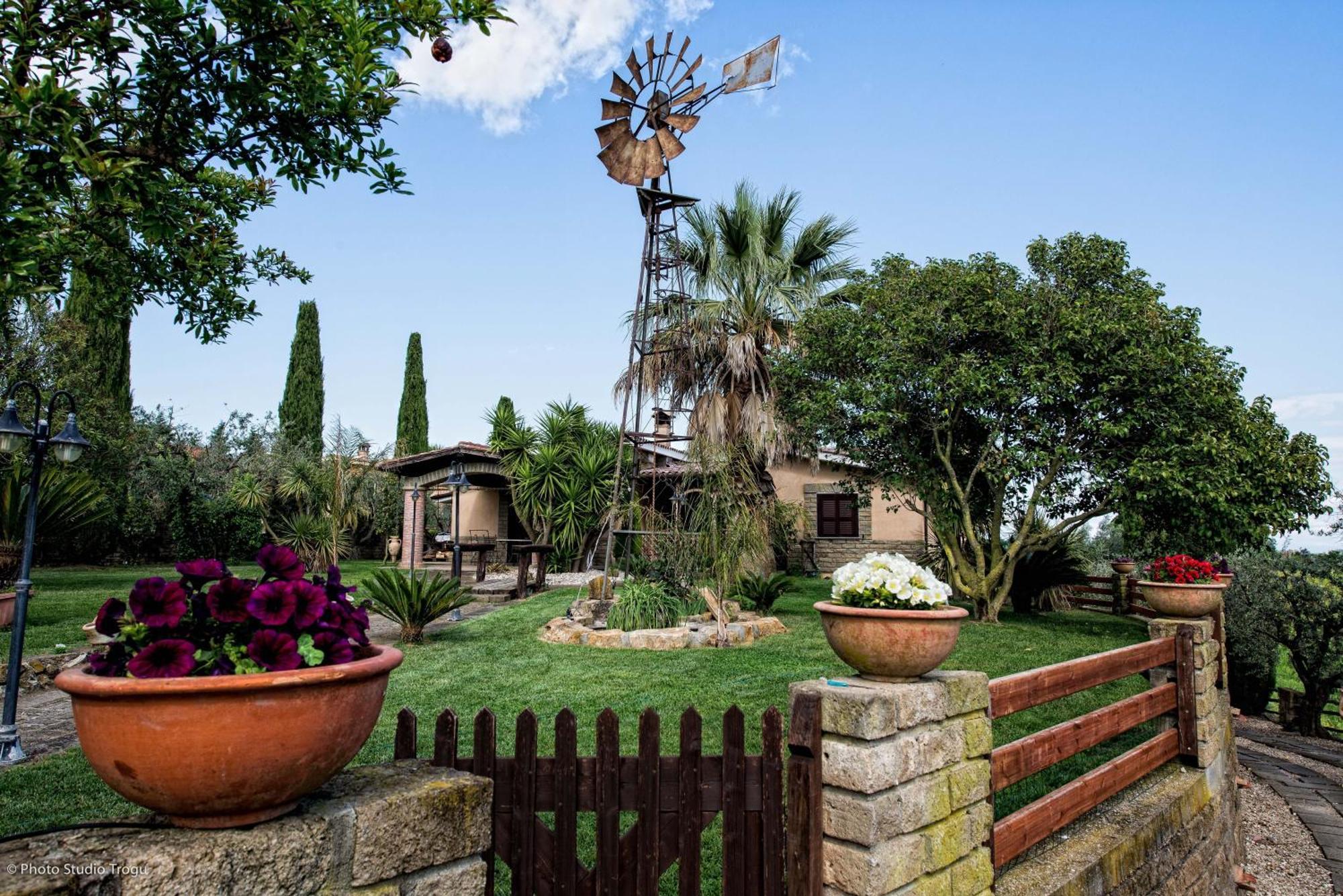 צ'רבטרי Il Giardino Dei Flintstones B&B מראה חיצוני תמונה