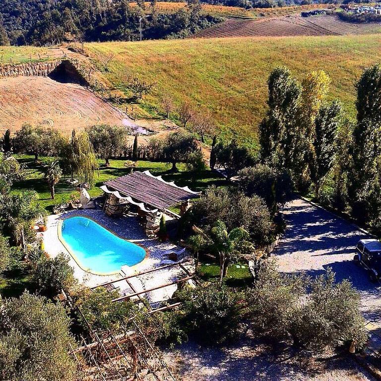 צ'רבטרי Il Giardino Dei Flintstones B&B מראה חיצוני תמונה