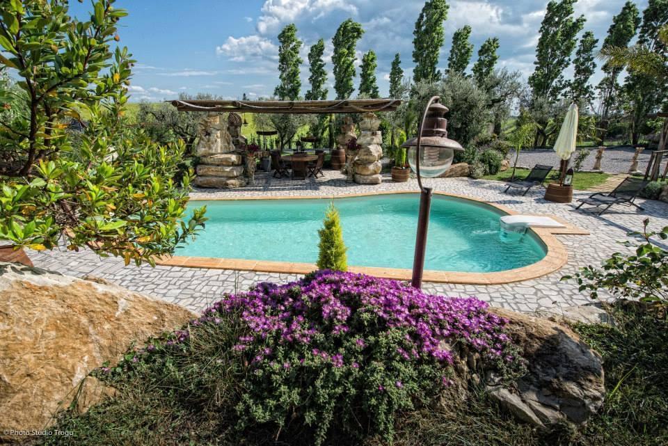 צ'רבטרי Il Giardino Dei Flintstones B&B מראה חיצוני תמונה