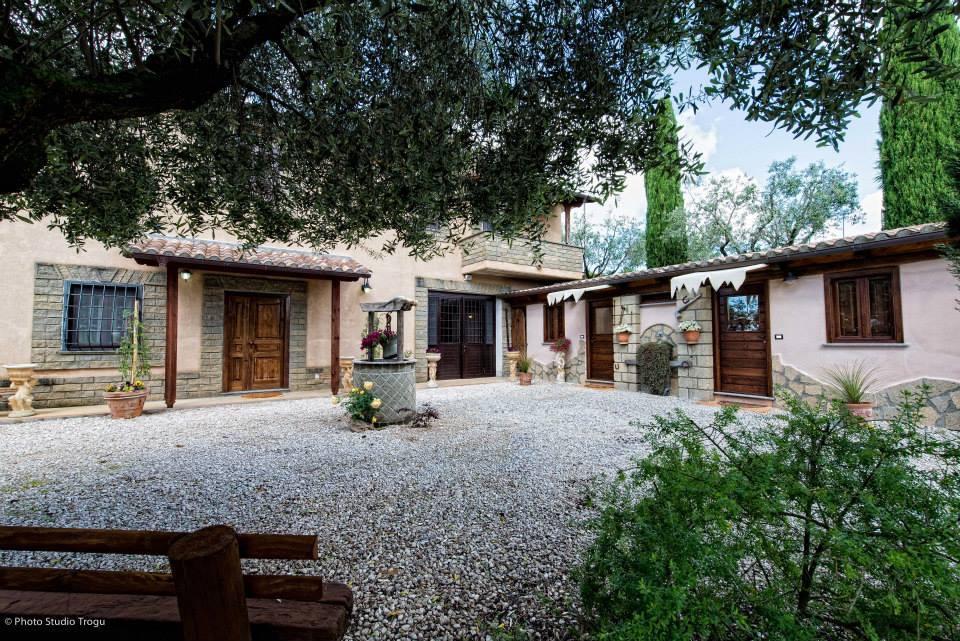צ'רבטרי Il Giardino Dei Flintstones B&B מראה חיצוני תמונה