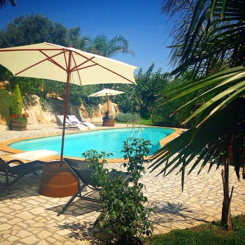 צ'רבטרי Il Giardino Dei Flintstones B&B מראה חיצוני תמונה