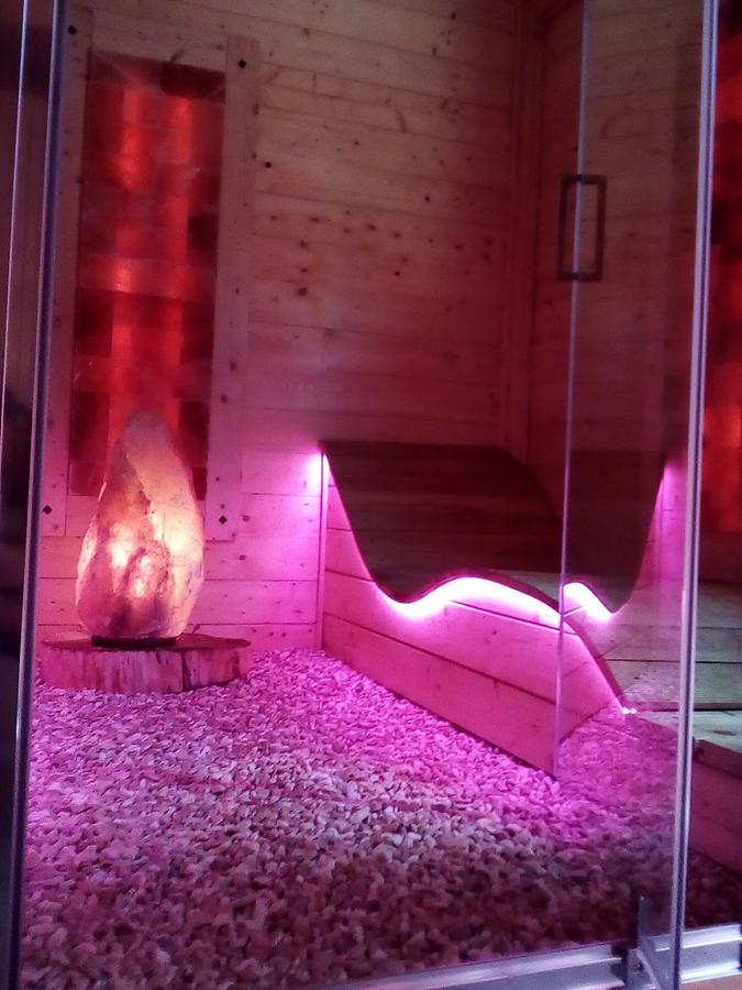 צ'רבטרי Il Giardino Dei Flintstones B&B מראה חיצוני תמונה