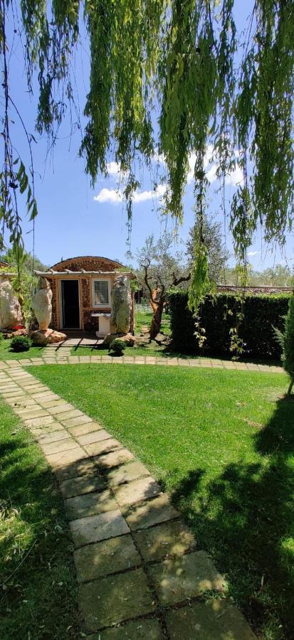 צ'רבטרי Il Giardino Dei Flintstones B&B מראה חיצוני תמונה